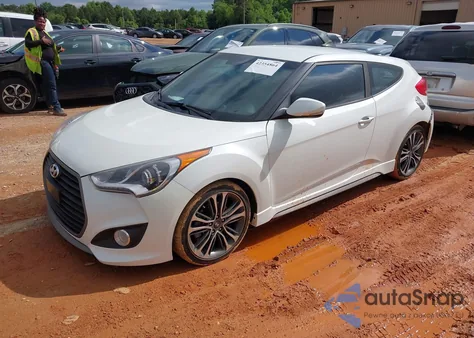 2016 Hyundai Veloster Turbo z USA, uszkodzony, nr VIN KMHTC6AE0GU293981